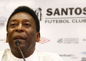 Pelé responde ao tratamento contra infecção respiratória