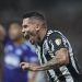 Paulinho decide e Atlético-MG chega à fase de grupos da Libertadores