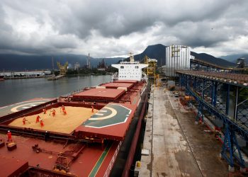 Ministério projeta superávit comercial recorde de US$ 84,7 bilhões