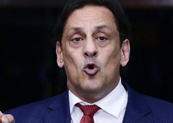 Após depor, Wassef diz que é vítima de perseguição