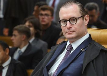 Zanin vota contra a descriminalização da maconha para uso pessoal