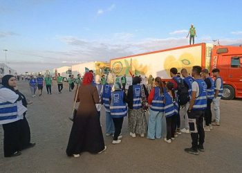 Ajuda a Gaza chega à fronteira, mas não há previsão de entrega