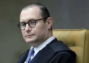 Zanin suspende concurso da PM do RJ por restrição para mulheres