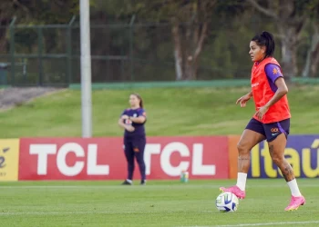 Brena, do Santos, é convocada para a vaga de Kathellen na seleção