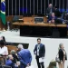 Câmara aprova atendimento prioritário para mães e pais atípicos no SUS