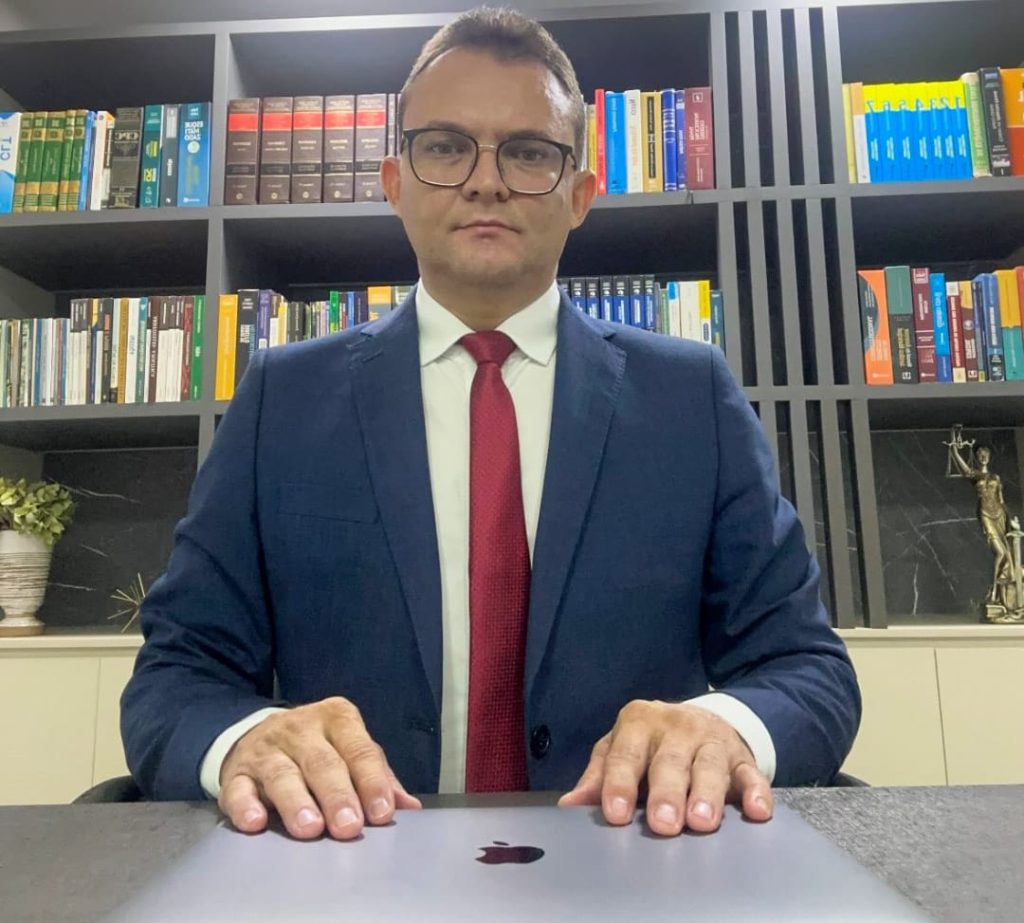 Presidente da 21ª Seção da OAB/ES, Kleilton Dalfior