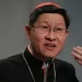 Cardeal Tagle, favorito ao papado, viraliza cantando “Imagine” e gera polêmica