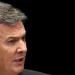 Ex-presidente Fernando Collor deixa presídio para cumprir pena em casa