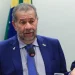 Após fraude no INSS, Lupi pede demissão do Ministério da Previdência