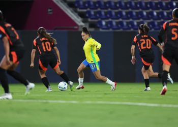 Com 10, Brasil segura a Colômbia e avança em 1º na Copa América