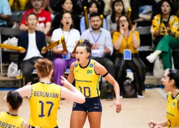 Liga das Nações de Vôlei: Brasil vence Polônia e assume vice-liderança