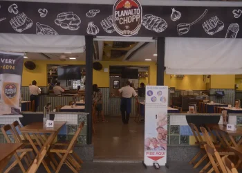 Tarifaço dos EUA pode encarecer alimentação em bares e restaurantes