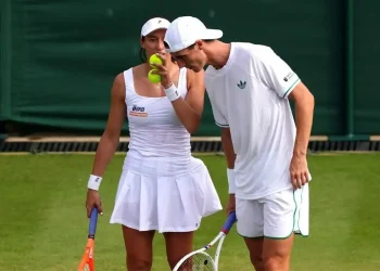 Luisa Stefani avança nas duplas mistas e nas femininas em Wimbledon