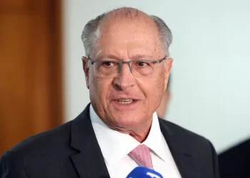 Alckmin desembarca no México e tem reunião com setor privado