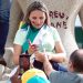 Moraes mantém condenação de mulher que pichou estátua no 8 de janeiro