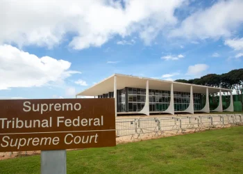 Base do governo na Câmara vai ao STF contra PEC da Blindagem