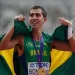 Caio Bonfim é campeão mundial dos 20 km da marcha atlética em Tóquio