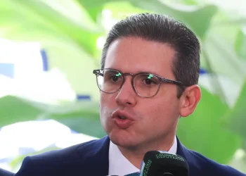 Motta pauta PEC que dificulta denúncias criminais contra parlamentares