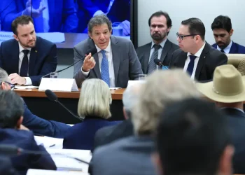 Haddad diz que Receita alcançará os “verdadeiros ladrões da nação”
