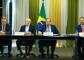 Lula instala conselho para tratar de minerais críticos e terras raras