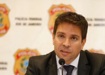 Câmara diz que não foi informada sobre saída de Ramagem do país