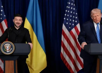 Zelensky discute com Trump presença de tropas dos EUA na Ucrânia
