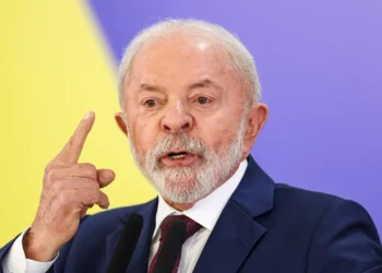 É possível negociar sem guerra, diz Lula sobre EUA e Venezuela
