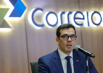 Correios preveem 15 mil demissões voluntárias e fechar mil agências