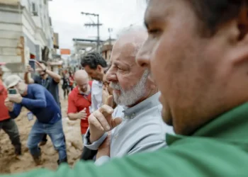 Perdas materiais serão recuperadas, diz Lula em visita a Minas Gerais