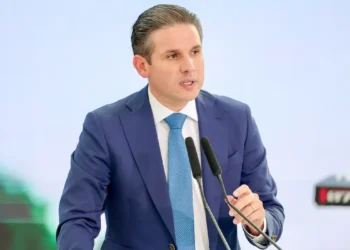 Fim da Escala 6×1 pode ser votado em maio, diz presidente da Câmara