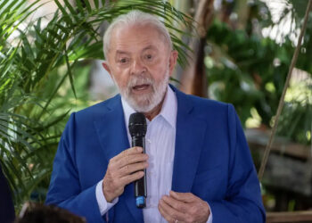 “Não podemos nos conformar com homens matando mulheres”, diz Lula