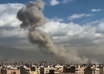 Israel lança nova onda de ataques contra o Irã