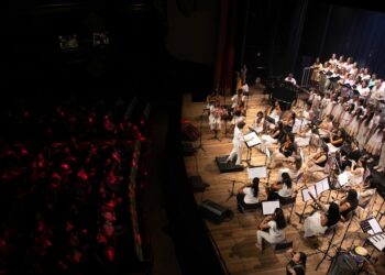 Filarmônica de Mulheres do Espírito Santo realiza concerto em homenagem ao mês da mulher, no Theatro Carlos Gomes