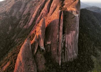 Espírito Santo cria novo Monumento Natural para proteger maciço rochoso e biodiversidade no interior do Estado