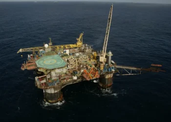 AIE: petróleo de reservas emergenciais deve chegar a mercados globais