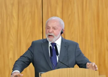 Lula cancela ida ao Chile e chanceler representará Brasil em posse