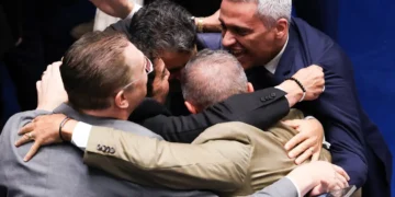 Em derrota histórica para Lula, Senado rejeita Jorge Messias para o STF