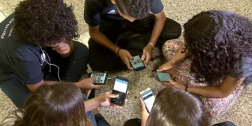 Grécia vai proibir redes sociais a menores de 15 anos
