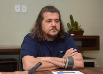 PF apreende R$ 2 milhões em dinheiro e cheques na casa de ex-prefeito do ES em operação contra corrupção