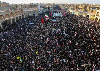 Guerra no Irã leva mais de 30 milhões de volta à pobreza