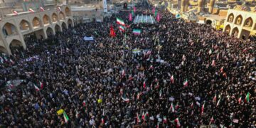 Guerra no Irã leva mais de 30 milhões de volta à pobreza