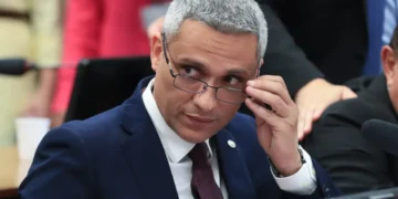 Deputado Gustavo Gayer vira réu no STF por injúria contra Lula