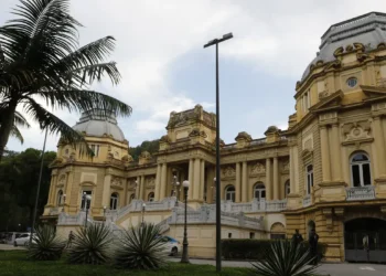 STF tem placar parcial de 4 a 1 por eleições indiretas no Rio, mas julgamento é suspenso antes de conclusão