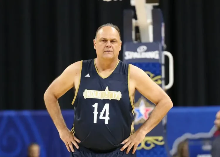 Jogador de basquete Oscar Schmidt morre aos 68 anos em São Paulo