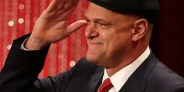 Família se despede de Oscar em cerimônia reservada de cremação