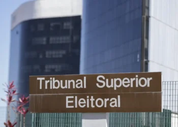 TSE tem maioria para cassar mandato do governador de Roraima