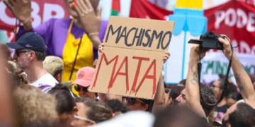 Homens se mobilizam para combater machismo e violência contra a mulher