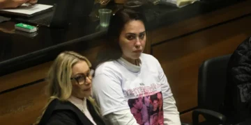 Monique Medeiros se entrega à polícia e volta a ser presa