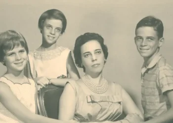 Morta há 50 anos, Zuzu Angel usou a maternidade como arma política