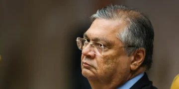 Dino pede vista e STF suspende julgamento sobre royalties do petróleo